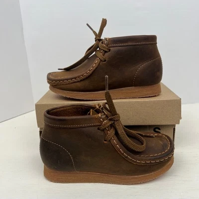 Clarks Originales Botas Chukka de Cuero Marrón, Botines con Cordones Niño Pequeño Talla 10 Foto 1 de 4