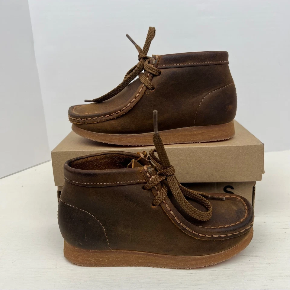 Clarks Originals Brown Leather Chukka Boots, Lace Up Ankle Boots Toddler Size 10 - Image 1 of 4