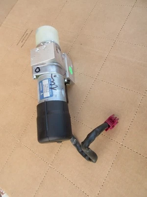 2006 MERCEDES-BENZ ML 500 porta-malas motor de bomba hidráulica 1648000248 - Imagem 1 de 3