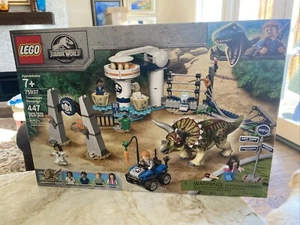 LEGO Jurassic World: Triceratops Rampage (75937) Nice Box - Retired Dinosaur - Picture 1 of 19