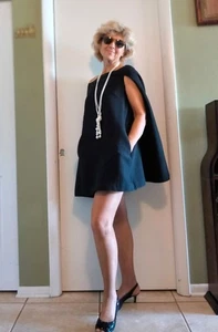 Valentino Spa Damen Wollmischung kurzes Cape Kleid in Schwarz, Größe 6 gebraucht - Bild 1 von 16