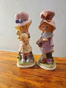 2 Vintage Ceramic Gifts From Around The World Brand Figurines - Picture 1 of 6