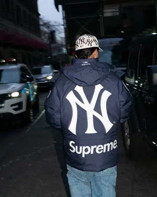 Supreme New York Yankees GORE-TEX 700-Fill Down Jacket (Large, Navy, FW21) - Image 1 of 4
