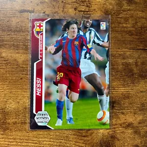 Tarjeta Lionel Messi Panini Megacracks 2005 Barcelona 2º Año Viera #71 Bis - Imagen 1 de 2