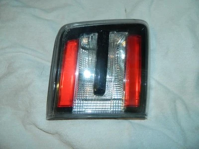 GMC Acadia LH 2013-2016 luz trasera del conductor OEM usada probada halógena Foto 1 de 4