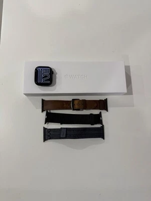 Apple Watch Series 10 GPS 46mm Aluminium Diamantschwarz - Bild 1 von 3