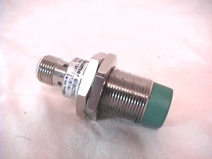 1 USED BAUMER INDUCTIVE PROXIMITY SWITCH IFRM18P1301/S14L 18MM PNP - Picture 1 of 1