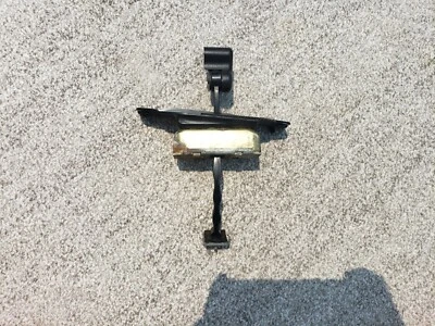 Infiniti M35 2006 puerta trasera derecha tapón de retención Foto 1 de 4