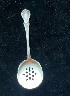 Cuchara de tuerca Old Master by Towle vintage de plata de ley Foto 1 de 2