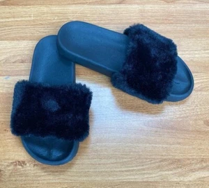 Totes Isotoner Slipper Damen Maultier & Slider, Kreuzriemen, Ballerinastiefel Hausschuhe - Bild 1 von 389