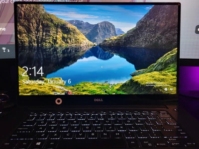 Laptop Dell XPS 9560 15.6"/Intel i5-7300HQ/8GB Ram/1TB HDD+32GB SSD/GTX 1050/W10 Foto 1 de 4