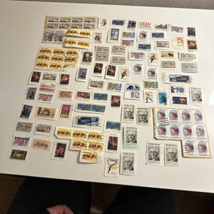 LUCKY 100 + MIXED USED U.S. POSTAGE STAMPS ON PAPER VINTAGE WHAT UCU GET RARE 6 - Picture 1 of 19