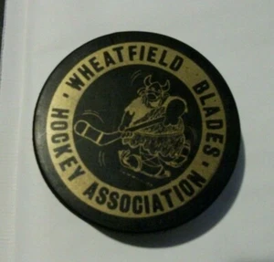 VINTAGE WHEATFIELD BLADES HOCKEY ASSOCIATION HOCKEY PUCK CZECHOSLOVAKIA,COOPER - Picture 1 of 2