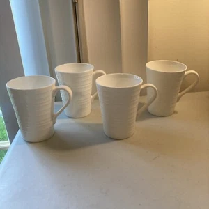 Mikasa Bone China ""Wirl weiß"" 4 1/2 Zoll Tassen - 4er-Set - Bild 1 von 12