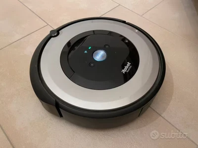 iRobot Roomba e5154 Robot Aspirapolvere, Nero/Argento, Wi-Fi Pavimenti e Tappeti - Immagine 1 di 4