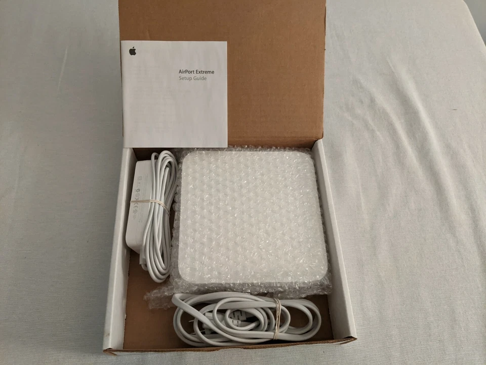 Apple AirPort Extreme 54Mbps 3-Port 1000Mbps Wireless N Router (MC340LL/A) - Image 1 of 1
