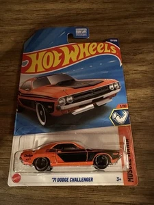 Hot Wheels '71 Dodge Challenger HYY79 Muscle Mania Orange/Black 1/10 - Picture 1 of 3