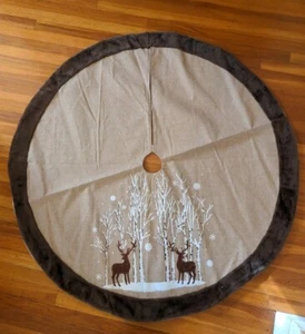 Falda de árbol de Navidad de reno rústico con forro marrón ribete de piel sintética 48" - Imagen 1 de 10