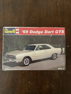 Kit de modelo selado Revell escala 1/25 69 Dodge Dart GTS Skill 2 1969 Mopar (EX) - Imagem 1 de 4