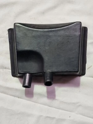 Ducati 900 MHR  1981  Crankcase Breather Box - Изображение 1 из 3