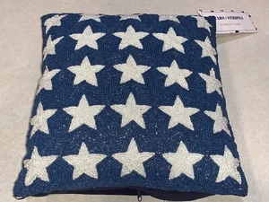 Almohada patriótica americana con cuentas de estrellas azules y blancas 14x14 Stars & Stripes - Imagen 1 de 8