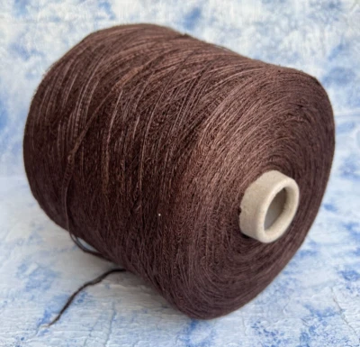 Linen tape yarn Color Brown 94/6% Linen/Polyamide 290m/100g, Per 100g - Image 1 of 4