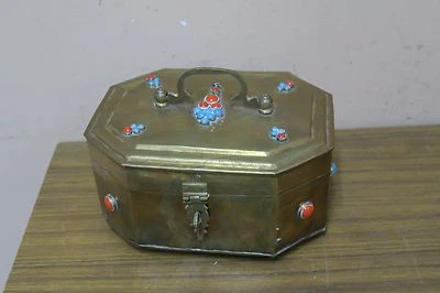 CAJA BARATIJA COFRE METAL LATÓN VINTAGE JOYA CON PIEDRAS INDIA 6" X 8" Foto 1 de 4