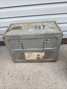 Vintage Sprengstoff Metall Munitionskoffer leer OLIN CORORATION grau Koffer Kleinwaffen - Bild 1 von 20