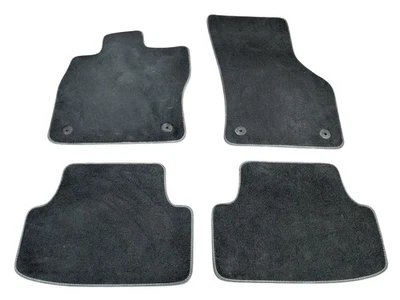 Juego de alfombrillas negras delanteras y traseras Volkswagen Golf R 2015-2019 5G1863011 Foto 1 de 4
