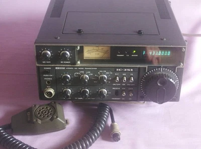 ICOM IC-351 Radioamatore Ham Nero FM SSB CW 10W Ricetrasmettitore All MODE Junk - Immagine 1 di 4
