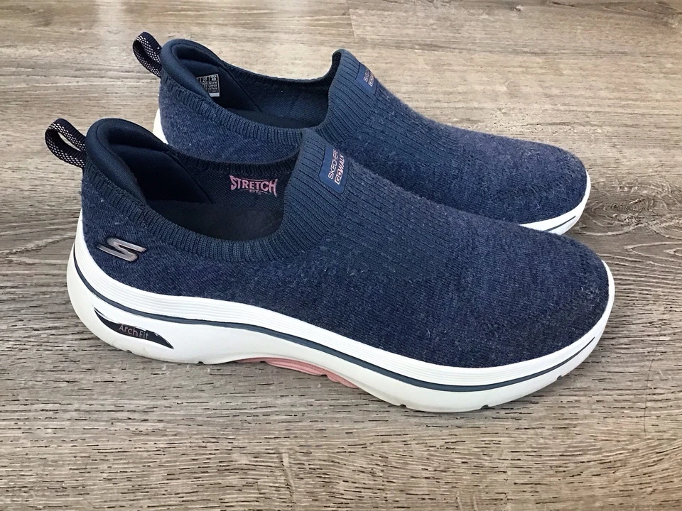 Skechers Mujer Relajado Arco Ajuste Grateful Azul Marino/Blanco 124401W Talla 10 Ancho Foto 1 de 4