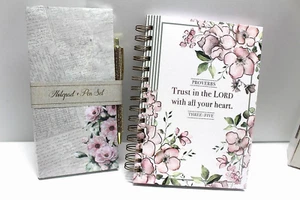 Christian Journal (192 páginas) y juego de bloc de notas y bolígrafo con cuentas a juego lámina rosa - Imagen 1 de 4