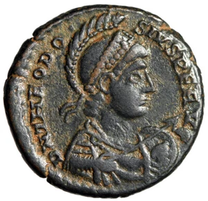 Theodosius I AE2 "GLORIA ROMANORVM Kaiser auf Boot" Nicomedia sehr schön - Bild 1 von 5