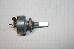 Lautstärkeregler, Potentiometer 10MΩ -log - 6mmAchse, Gewinde M10           [RT] - Picture 1 of 3