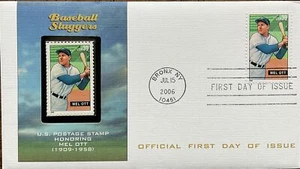 Fleetwood 4082 Mel Ott New York Giants Slugger Baseball Encased Stamp - Picture 1 of 2