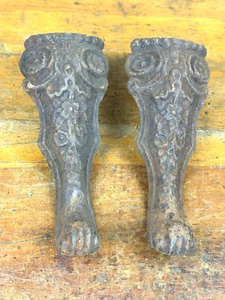 Par de patas antiguas de estufa de salón, adornadas, sin grietas, sin astillas, reutilización, restauración - Imagen 1 de 12