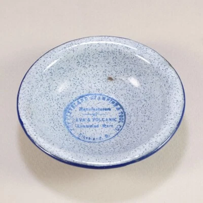 Cuenco de esmalte antiguo de 3,5" de muestra de vendedor de 1900 Cleveland Stamping & Tool Co. Foto 1 de 2