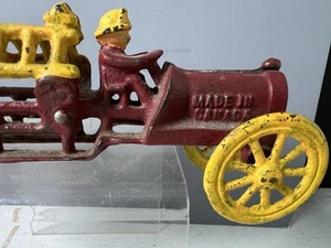 BONITO camión de bomberos vintage con escalera de hierro fundido hecho en Canadá rojo amarillo ¡Sin precio base! - Imagen 1 de 4