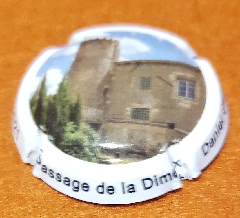 Capsule  champagne  Irigny Clergeot Daniel 24.d (très bon état) - Photo 1/1