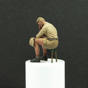 3D-Druck Soldat sitzt auf Granaten 1/35 für LIANG-F006 - Bild 1 von 7