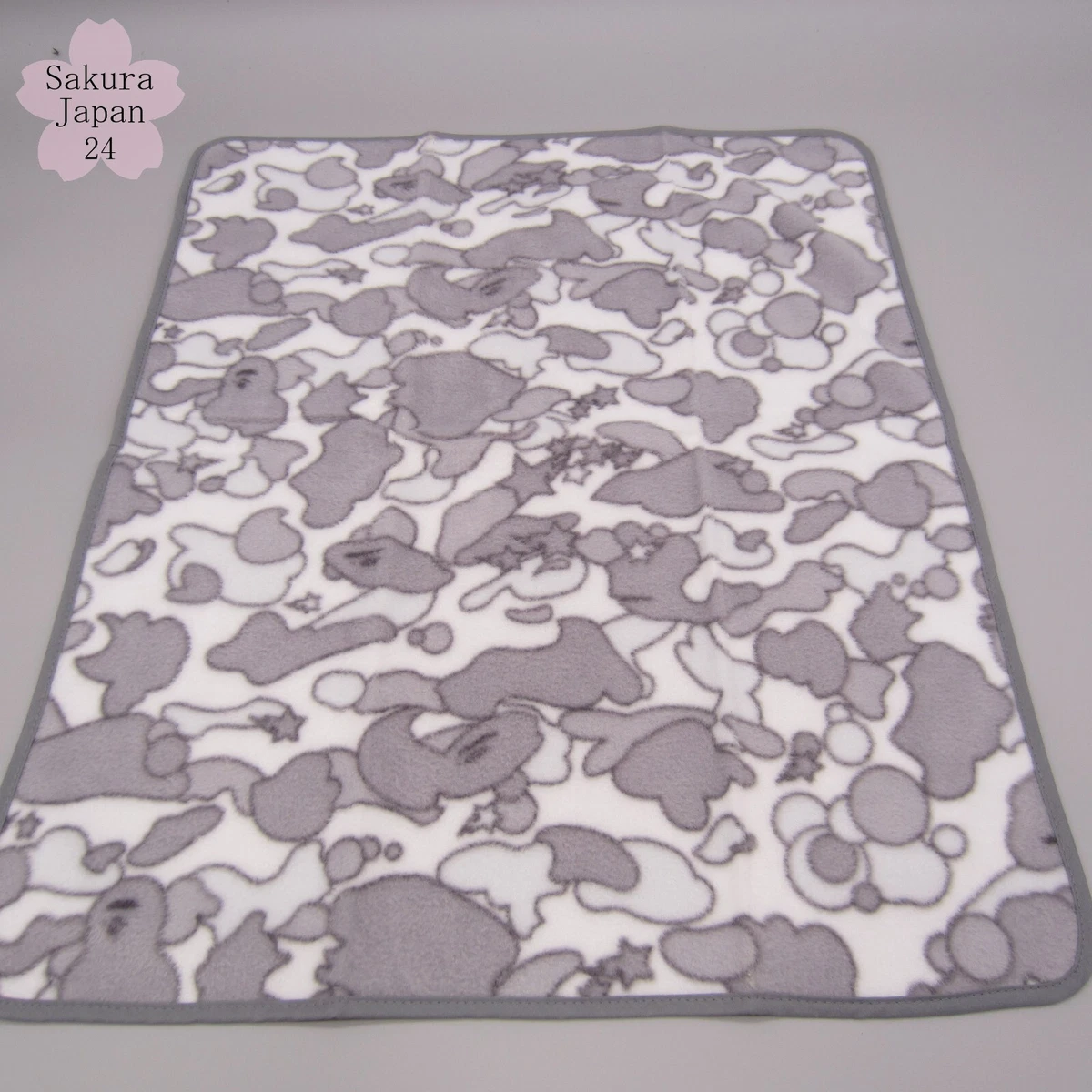 A Bathing Ape 毛毯和休闲毯| eBay