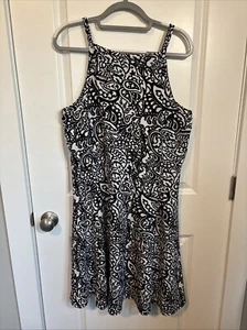 Rue 21+ Plus Size Dress 1X Black & White Paisley - Picture 1 of 6