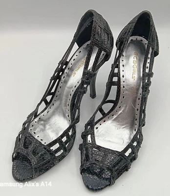 Zapatos de tacón BCBGirls para mujer 9M Peep Toe informales de piel de serpiente de cuero negro sin cordones Foto 1 de 4