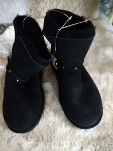 Sheepskin Buckle Boots US size 2 NEW - Picture 1 of 4