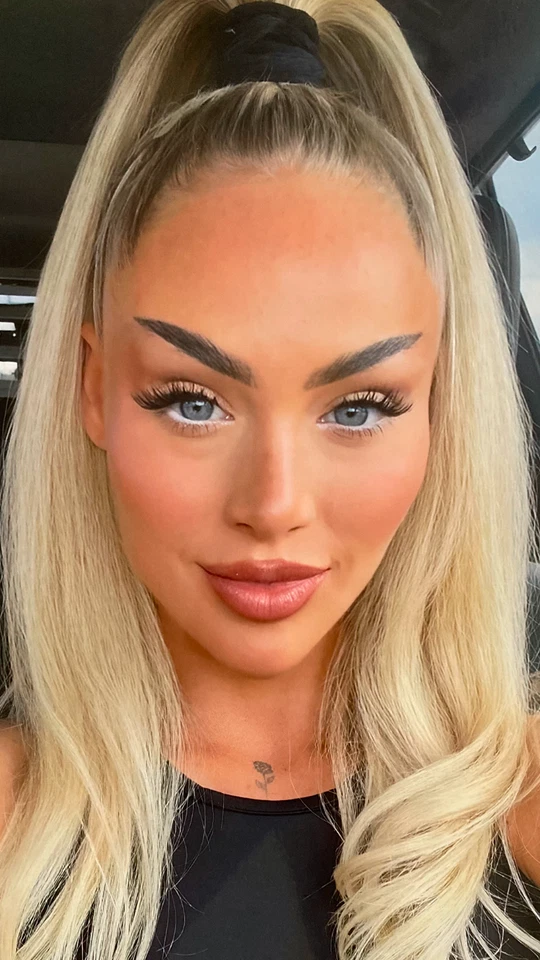 ALISHA LEHMANN, schweiz. Fussballspielerin & Model, Foto 20x30cm /125 - Bild 1 von 1