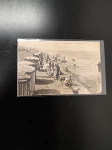 Vintage Deauville Strand Postkarte La Plage Fleurie unbesendet malerisches Sammlerstück - Bild 1 von 7