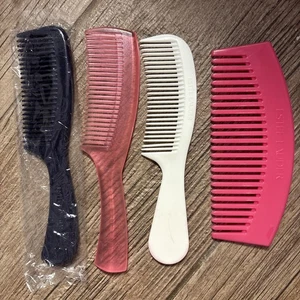 4- Vintage Estee Lauder Travel Comb , Blue New, Pink, White - Picture 1 of 8