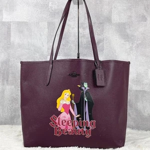 Borsa Coach x Disney Bella Addormentata Tote Bag Pelle Viola Firma A4 Rara - Foto 1 di 15