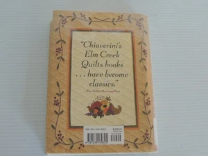 A Quilter's Holiday An Elm Creek Quilts Novel by Jennifer Chiaverini - Foto 1 di 5