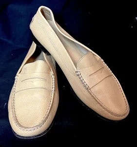 Tod's Beige Tan Driving Loafers Lightly Worn Size Women's 11 - Picture 1 of 6
